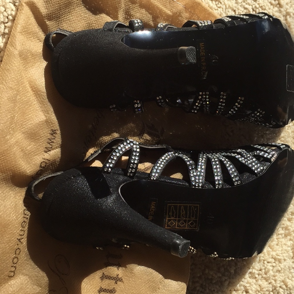 Dress shoes - Picture 2 of 4